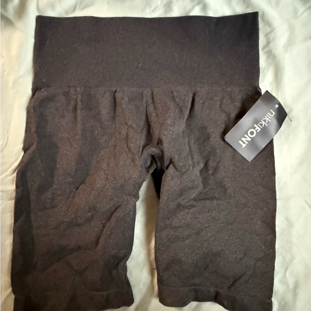 NikkiFONT Black High-Waisted Shorts Medium